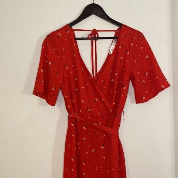 NWOT Row A Dandelion Floral Double-V Cherry Red Romper Jumpsuit - Picture 8 of 10